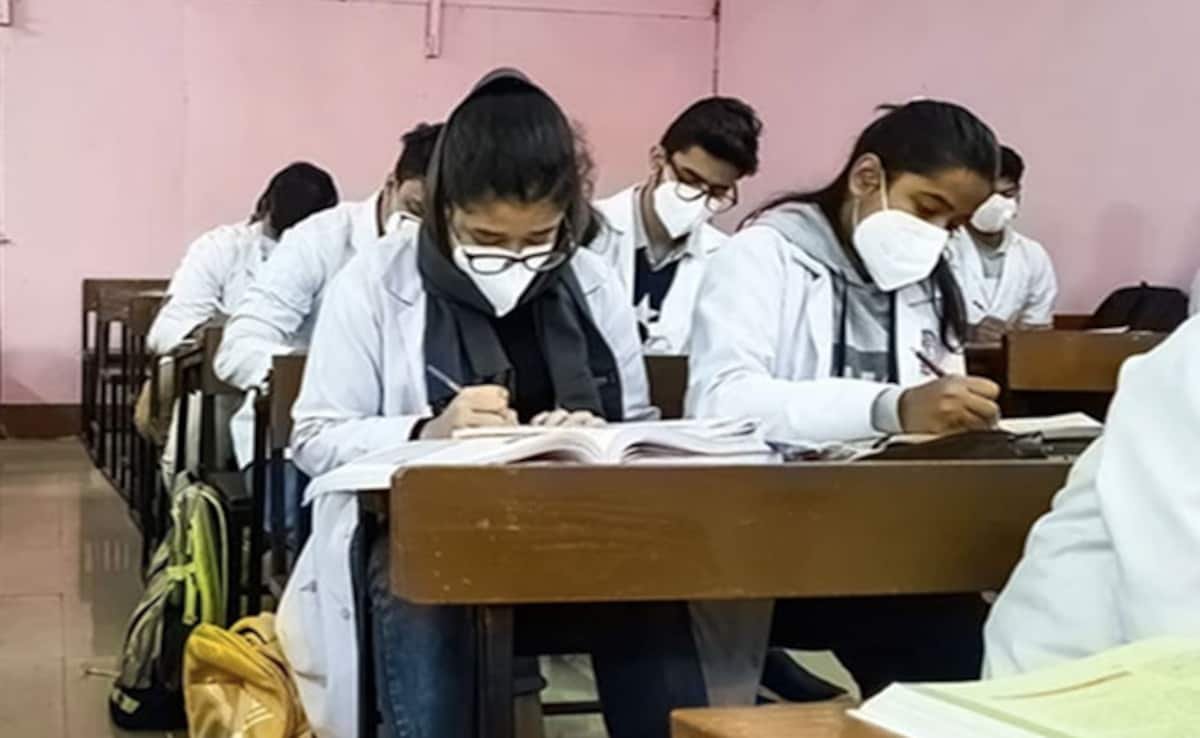 NEET PG 2024: नीट पीजी का रिजल्ट घोषित, कैटेगरीवाइज Cut-Off, सितंबर के दूसरे हफ्ते से शुरू होगी काउंसलिंग