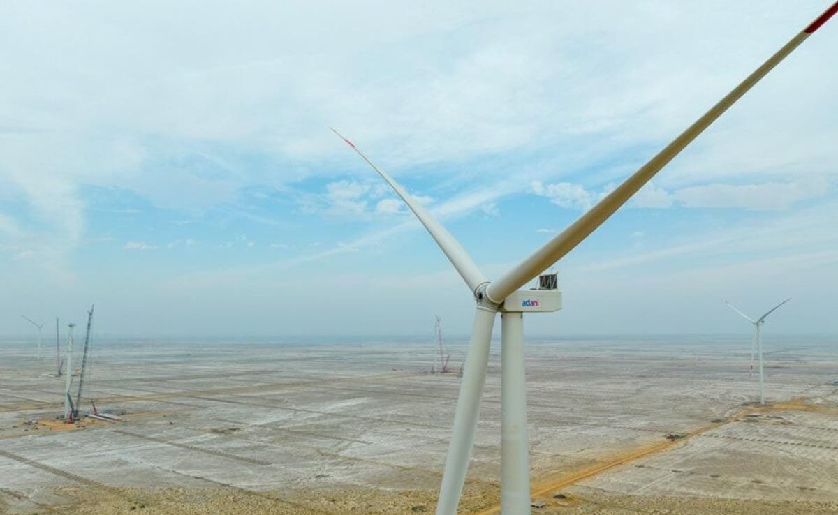 Adani Green Energy की ऑपरेशनल क्षमता 37% बढ़कर 11,609 MW हुई, शेयरों में जोरदार उछाल