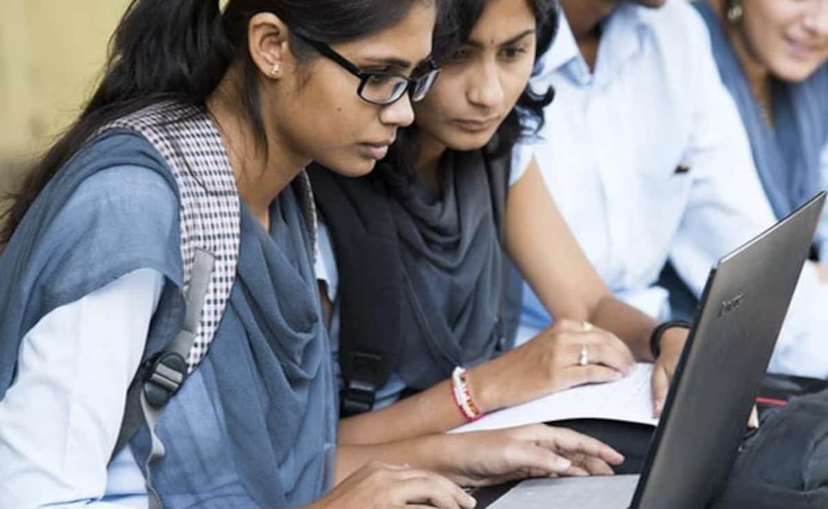 Bihar Board 12th Exam 2025: बिहार बोर्ड इंटर की परीक्षा कल से शुरू, 8:30 बजे तक एंट्री, ड्रेस कोड में जूता-मोजा शामिल, गाइडलाइन्स देखें