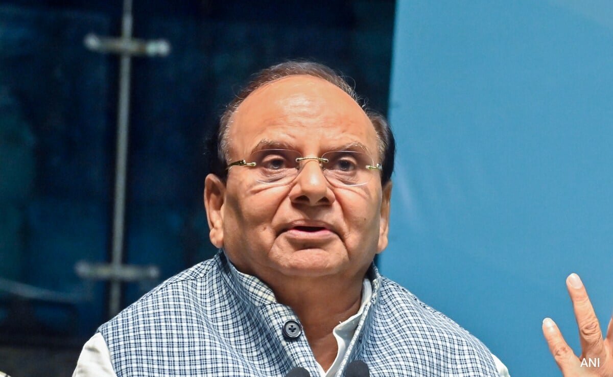 दिल्ली के LG की पुलिस कमिश्नर को चिट्ठी, अवैध बांग्लादेशियों के खिलाफ चलाएं अभियान
