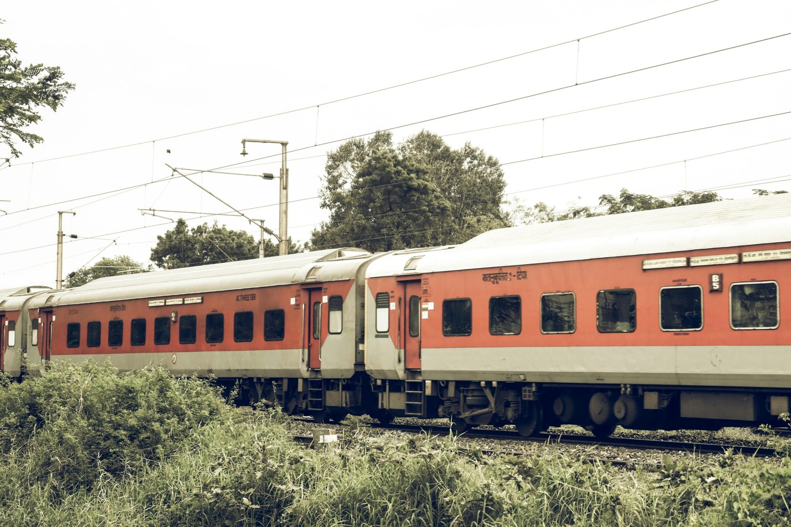 Girl, 16, Crossing Tracks With Earphones Plugged In Run Over By Train