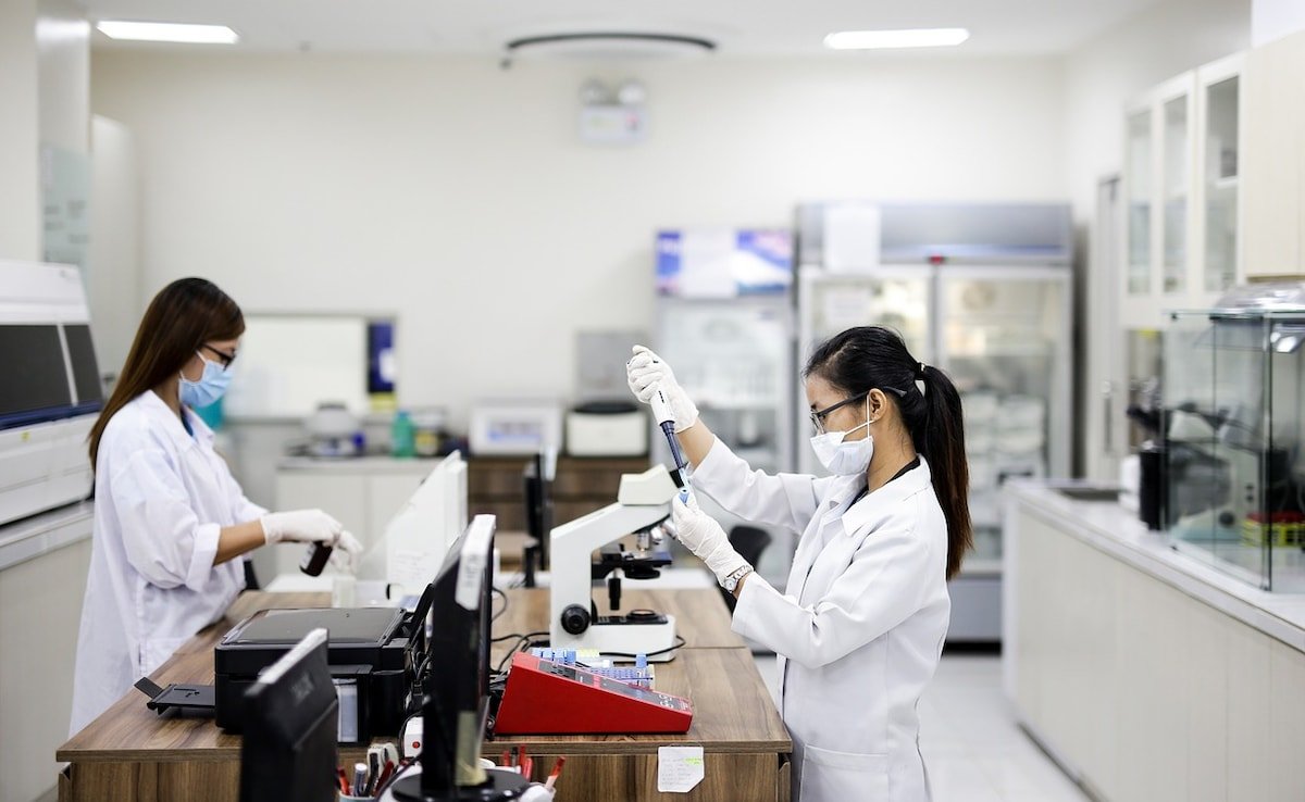 Genome Analysis: क्या है जीनोम एनालिसिस, इसे कराने से क्या फायदे हैं, कैसे बच सकती है जान