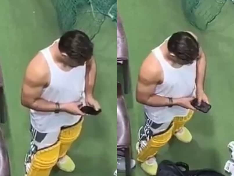 “Notifications…”: Video Of Dhoni Using Mobile In Training Stuns Internet