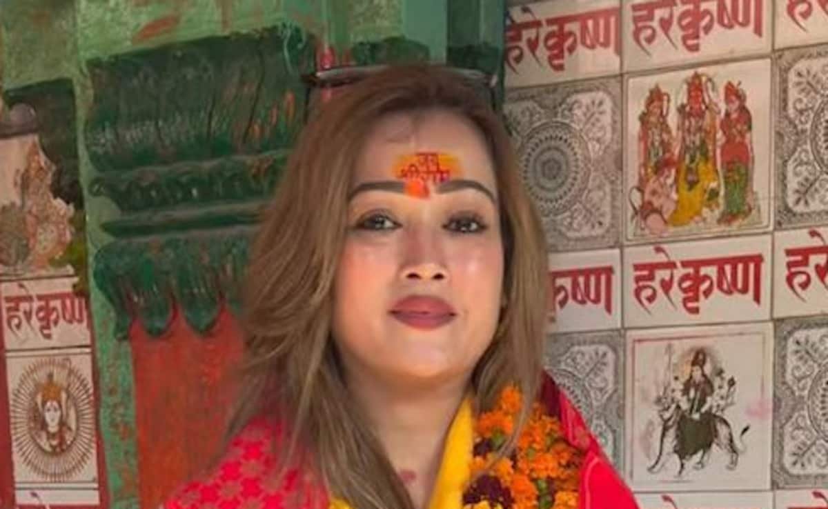 ग्लैमर की दुनिया छोड़ बनीं ‘साध्वी’ पर क्यों छिड़ी बहस, आस्था पर उठ रहे सवाल