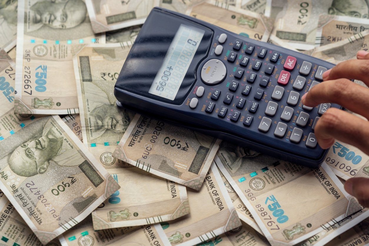 New Regime Or Old Regime – Which Income Tax Slab Works Best For You?