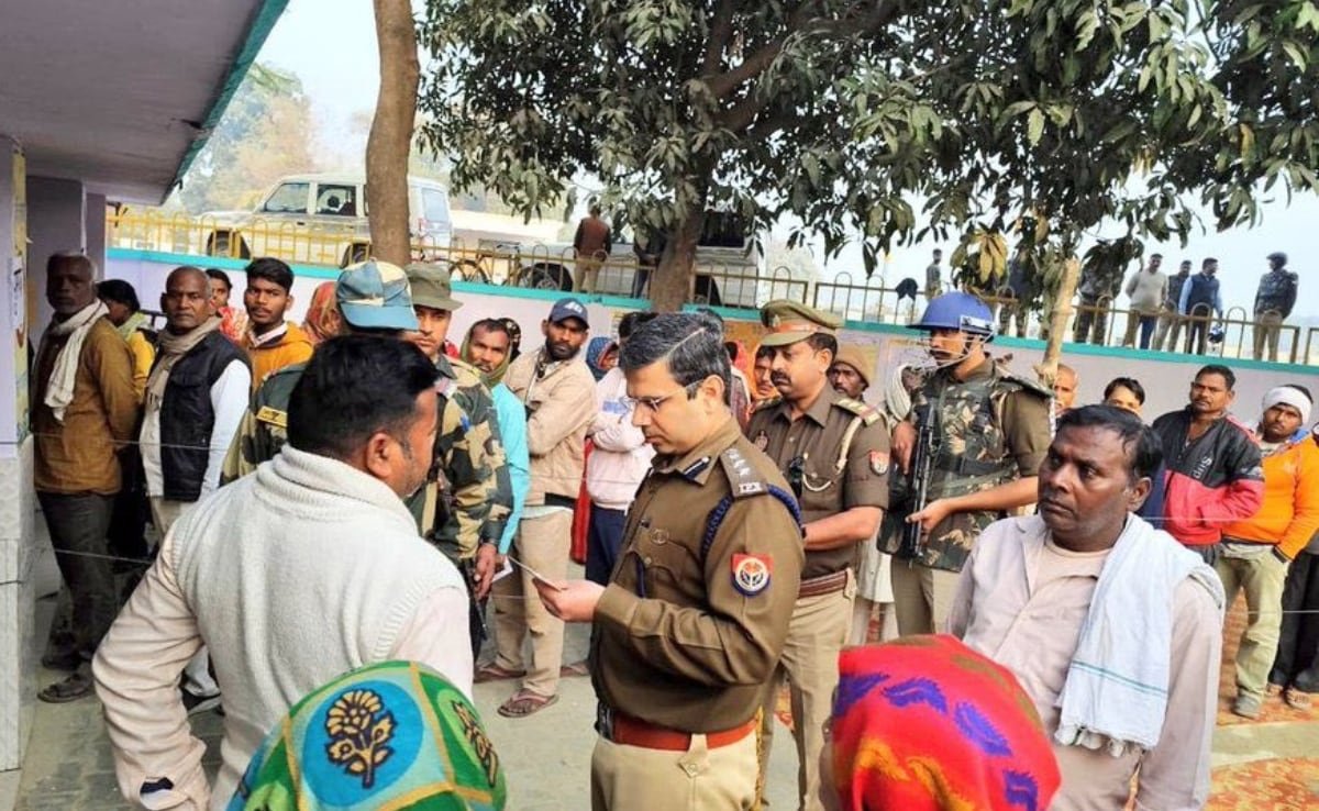 यूपी उपचुनाव : बुर्का, वोटिंग और बवाल, मिल्कीपुर में अखिलेश क्यों हैं लाल