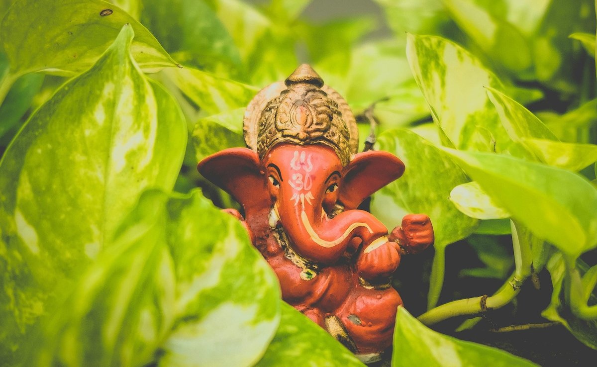 Sankashti Chaturthi 2025: संकष्टी चतुर्थी पर गणपति बप्पा को याद से लगाएं इन वस्तुओं का भोग, खूब बरसेगी कृपा, होंगे वारे न्यारे