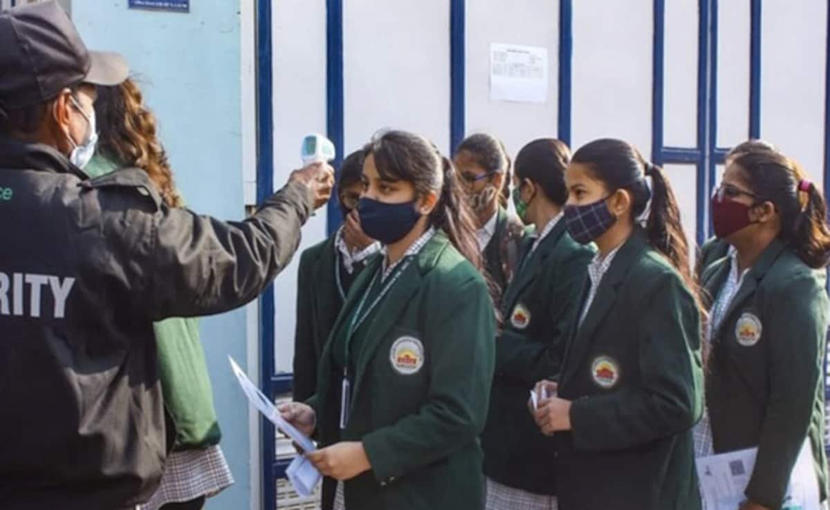 CBSE कक्षा 12वीं बोर्ड परीक्षा 2025, छात्रों के लिए गाइडलाइन्स जारी, प्रैक्टिकल परीक्षाएं 15 फरवरी से 15 मार्च तक चलेंगी
