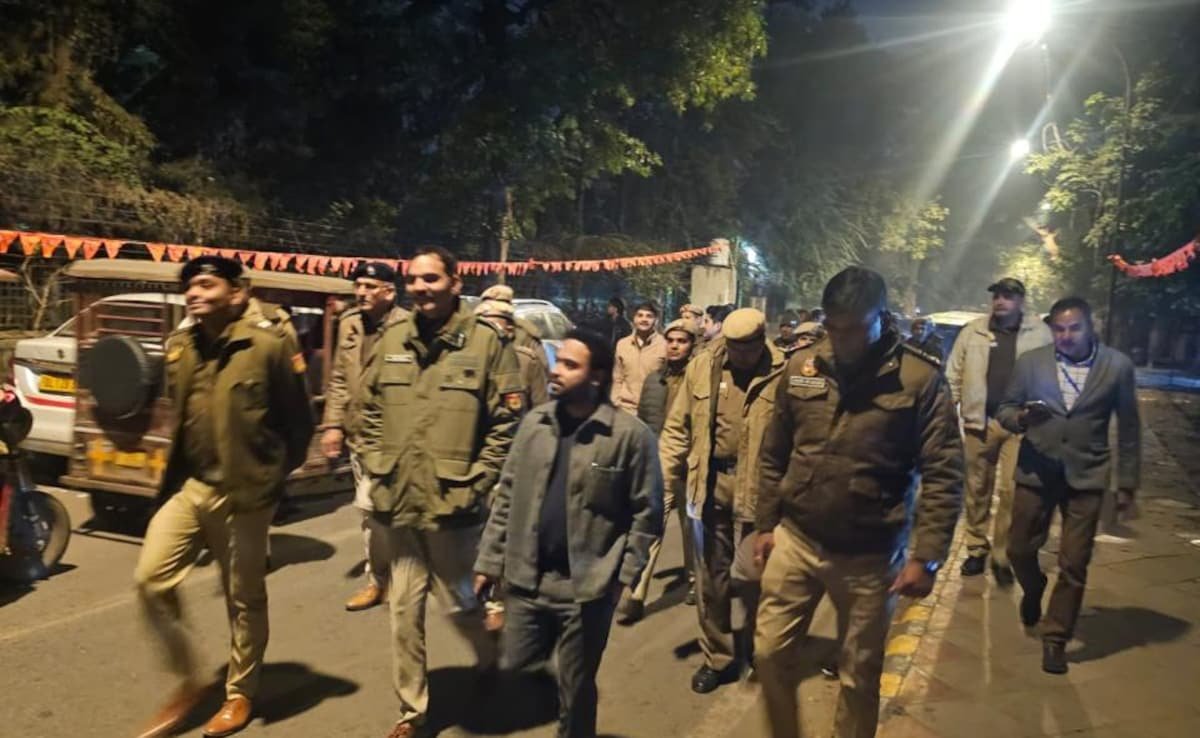 वोटिंग से पहले CM आतिशी के स्टाफ से मिला कैश, पूछताछ कर रही पुलिस