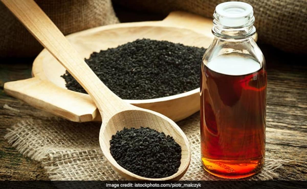 रोज सुबह खाली पेट शहद में कलौंजी डालकर खाने से क्या होगा? फायदे होंगे ऐसे कि हमेशा करेंगे सेवन