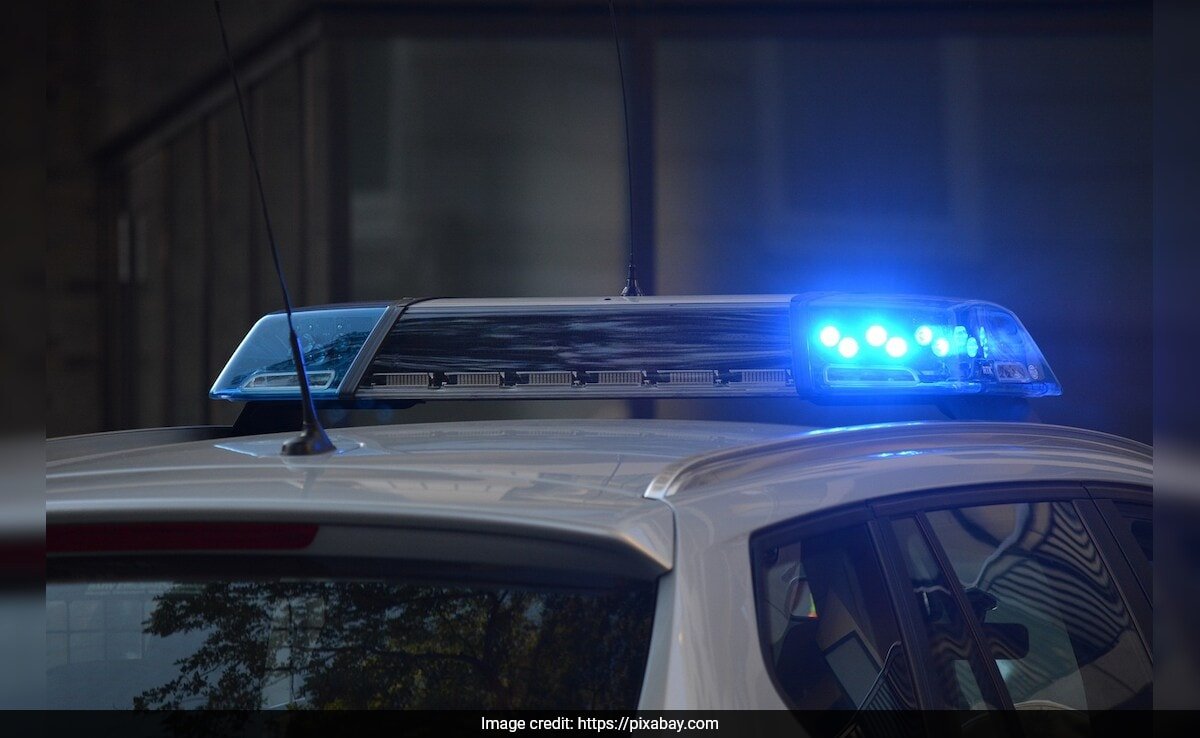 केरल पुलिस को IRS अधिकारी और उनकी मां व बहन के आत्महत्या करने का संदेह