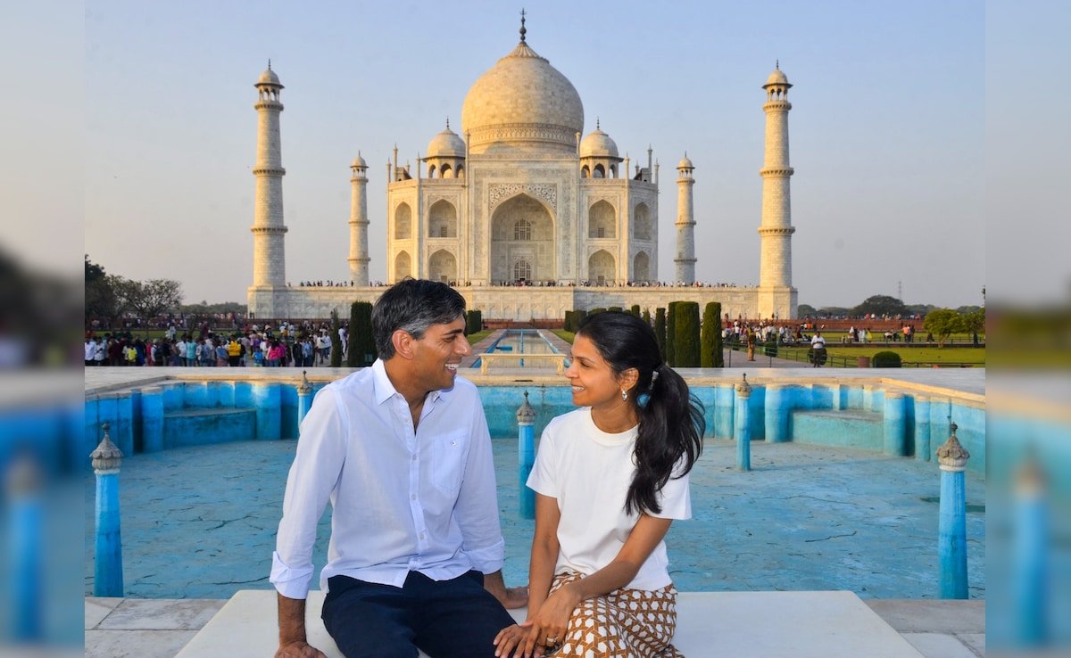 ब्रिटेन के पूर्व प्रधानमंत्री ऋषि सुनक ने सपरिवार किया ताजमहल का दीदार, यात्रा को बताया शानदार
