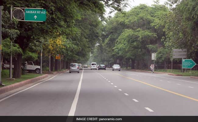 Signboards Of Akbar, Humayun Road In Delhi Defaced By ‘Chhaava’ Fans: Report
