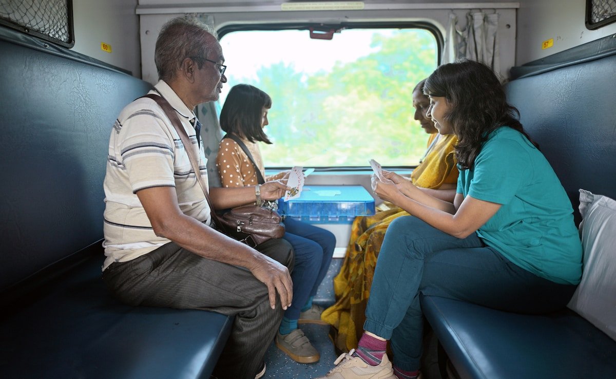 ट्रेन में मिडिल बर्थ की सीट सोने के लिए किस समय खोल सकते हैं? जान लीजिए रेलवे का ये नियम