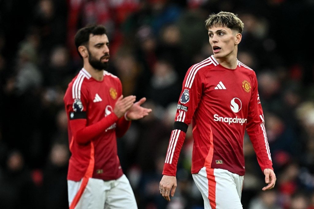 Man Utd, Man City Eye FA Cup Success To Save Poor Seasons