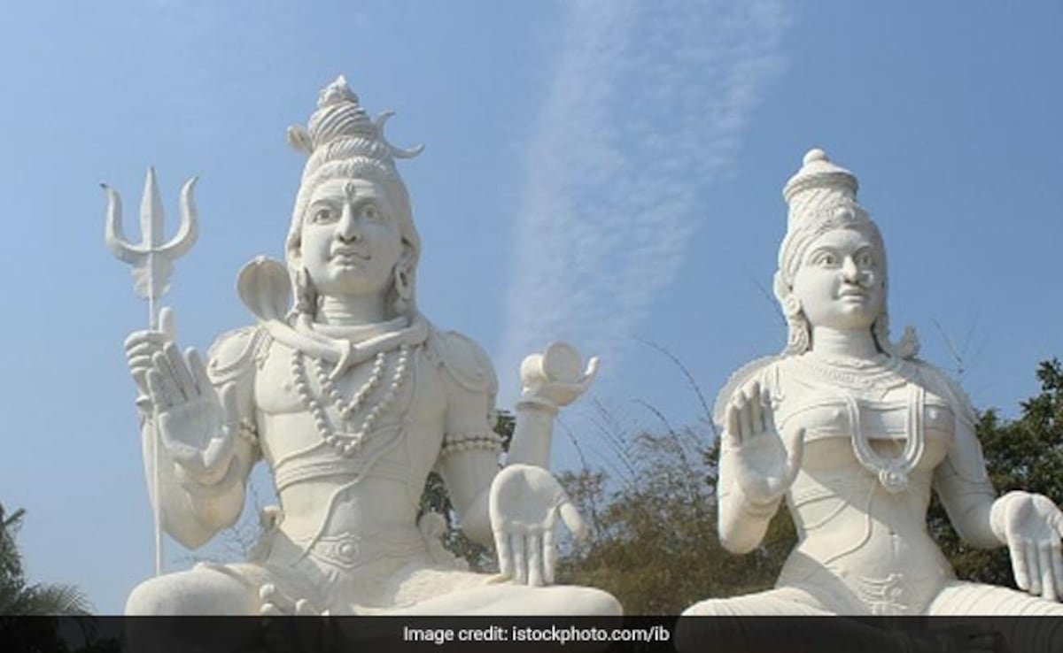 Maha Shivratri 2025: महाशिवरात्रि पर लगने जा रहा है भद्रा का साया, जानिए किस मुहूर्त में की जाएगी भोलेनाथ की पूजा