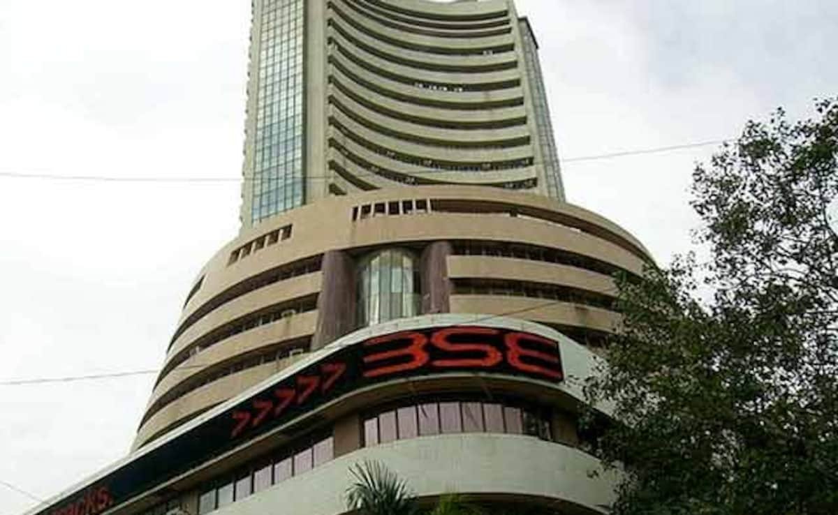 Stock Market Today: लगातार चौथे दिन तेजी के साथ खुले बाजार, सेंसेक्स-निफ्टी बढ़त के साथ कर रहे कारोबार