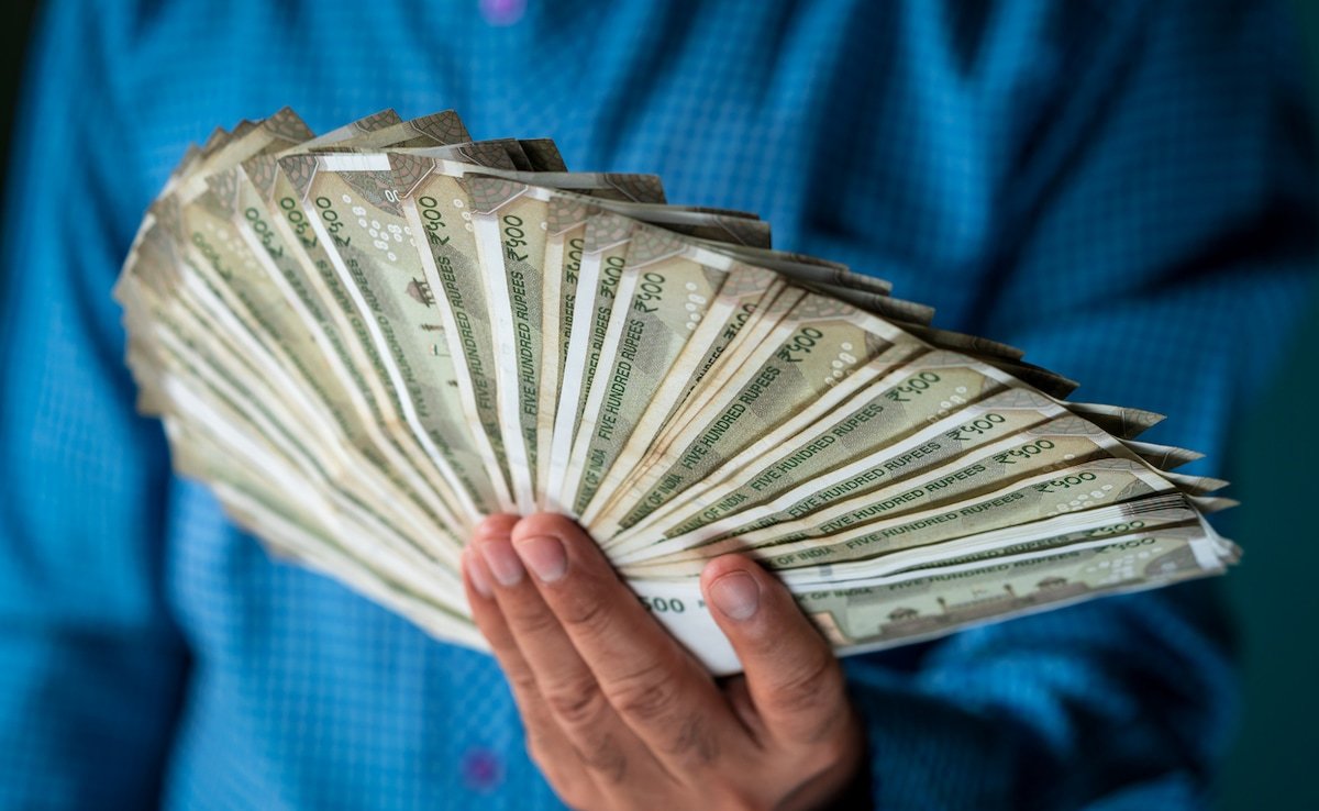 8th Pay Commission 2025: सरकारी कर्मचारियों को करना होगा लंबा इंतजार, जानें कब बढ़ेगी सैलरी